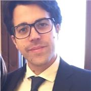 Laureto in Giurisprudenza, abilitato avvocato, docente specializzato su sostegno impartisce lezioni private in materie umantishce